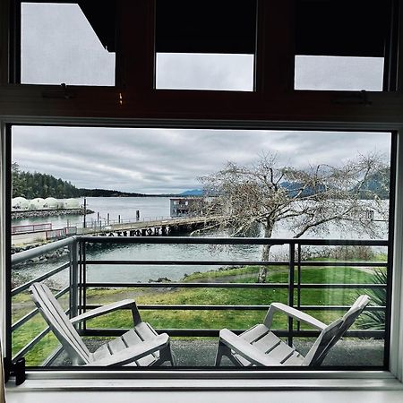 Island Village Properties At Fred Tibbs Tofino Exterior foto