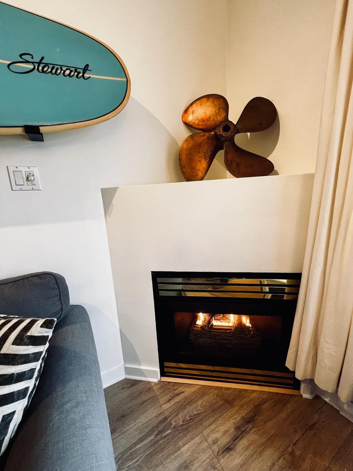 Island Village Properties At Fred Tibbs Tofino Zimmer foto