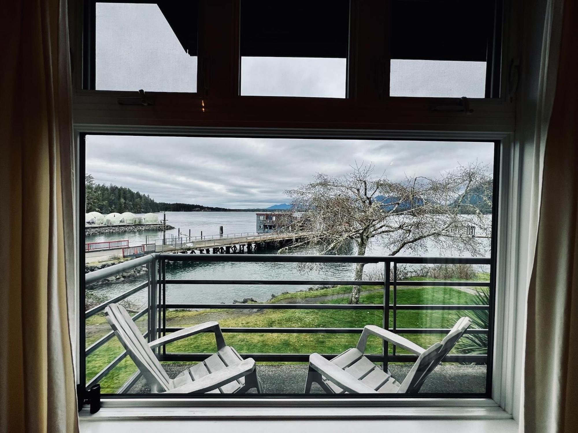Island Village Properties At Fred Tibbs Tofino Exterior foto